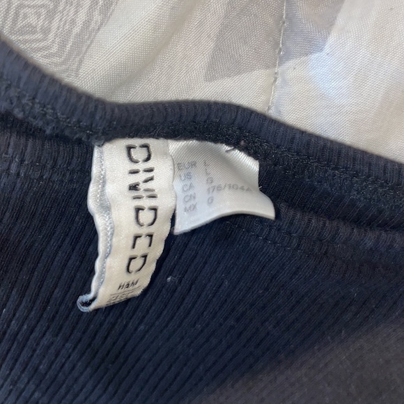 BLCK off shoulder crop top - Picture 2 of 4